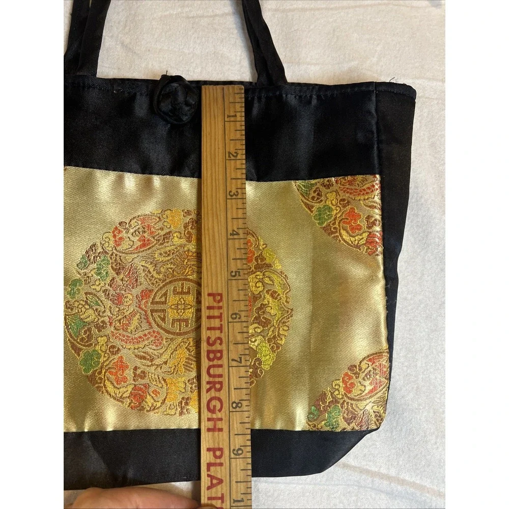 The Unbranded Brand vintage asian